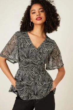 Dorothy Perkins Abstract Mesh Wrap Detail Printed Top